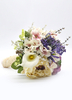 Hochzeit Brautstrauß Spitze Hand gebunden bunte Seidenblumen