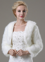 Hochzeit Cape mit langen Ärmeln in Elfenbeinfarbe