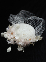 Hochzeit Fascinator Hut Blumen Perlen Ecru White Royal Vintage Braut Kopfschmuck