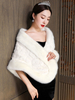 Hochzeit Wrap Elfenbein ärmellose Bateau Neck Faux Fur Bridal Cover Ups