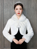 Hochzeit Wraps Elfenbein langen Ärmeln Jewel Neck Zubehör Kunstpelz Pom Poms Bridal Cover Ups