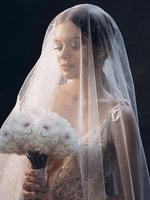 Hochzeitsschleier einlagig Paillettennetz Perlenbesatz klassischer Brautschleier