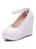 Hochzeitsschuhe PU Leder Weiß Runde Kappe Perlen Keilabsatz 4;3 "Brautschuhe