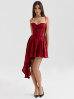 Jacquard-Mini-Partykleid mit asymmetrischem Saum für den Sommer 2025