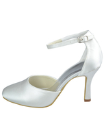 Klassische Damen Brautschuhe mit Schnalle in Weiß