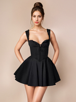 Kleines schwarzes Kleid mit Schnürung vorne kurzes Swing-Kleid