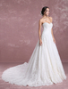 Lace Brautkleid Elfenbein Brautkleid Liebsten trägerlosen Pailletten Perlen Backless A Line Brautkleid mit Kathedrale Zug