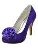 Lila Brautschuhe mit Stilettos und Blumen-Deko