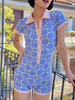 Lila Playsuit Blumendruck Umlegekragen Kurze Ärmel Knöpfe Stretch Polyester Gerader Sommer Playsuit
