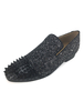 Loafer aus Schweinleder mit Nieten in Schwarz