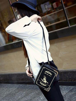 Lolita Dreieck-Rucksack mit Print Kunstleder gotisch und Printmuster Handtasche