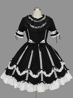 Lolita Kleid mit Rundkragen und kurzen Ärmeln im süßen und hübschen Style und Rüschen in Schwarz