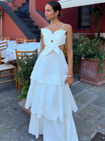 Maxikleid mit 3D-Blumen-Lagen in Weiß für den Sommerstrand 2025