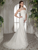 Meerjungfrau Brautkleid aus mit trägerlosem Design und Spitzen und Schleppe in Elfenbeinfarbe