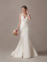 Mermaid Brautkleider Elfenbein Lace Bögen Perlen V-Ausschnitt aus Schulter Brautkleid