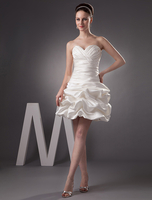 Mini-Brautkleid aus Satin mit Herz-Ausschnitt und Falten in Weiß