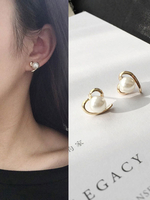 Mode OhrringKunstperle Ohrstecker in Golden für Abend im schicken & modischen Style Piercing Ohrringe Herz Metall und Damen