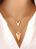 Modische Halskette Metall mit Metallic-Deko in Golden im schicken & modischen Style und dreieckiger Form