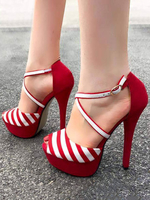 Modische Peeptoes aus mit Farbblock kreuz und quer und Stilettos