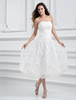 Organza A-Linie-Hochzeitskleid mit trägerlosem Design und Spitzen in Elfenbeinfarbe; wadenlang