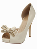 Peeptoe-Pumps in Nude-Tönen