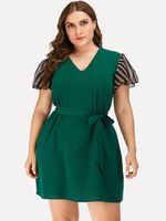 Plus Size Grünes Midikleid Kurzärmliges Polyester Knielanges lässiges Sommerkleid aus Polyester mit V-Ausschnitt