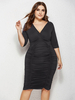 Plus Size Kleid für Frauen Schwarz V-Ausschnitt Halbarm Polyester Plissee Knielanges Bodycon Kleid