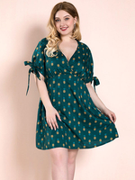 Plus Size Kleid für Frauen V-Ausschnitt Kurze Ärmel Floral bedrucktes Polyester Kurzes einteiliges Kleid