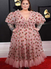 Plus Size Kleid für Frauen V-Ausschnitt Kurze Ärmel Strawberry Printed Pattern Polyester Langes Kleid