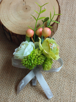 Prom Boutonniere Grüne synthetische Hochzeitsblumen