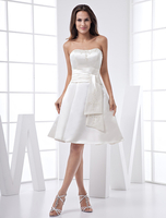 Prom-Kleid aus Satin in Elfenbeinfarbe