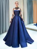 Prom Kleider Luxus Dark Navy Satin Eine Linie Langarm Spitze Illusion Hoher Kragen Quinceanera Kleid