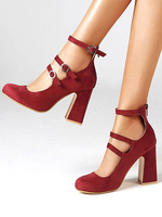 Rote Block Heels Wildleder runde Zehe Schnalle Detail Knöchelriemen Pumps für Frauen