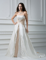 Satin Prom-Brautkleid mit Herz-Ausschnitt und Perlen in Weiß; mit Kapelle-Schleppe