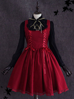 Schickes Lolita Kleid Baumwolle mit Trägern und Schnüren im klassischen & traditionellen Style in Burgunderrot