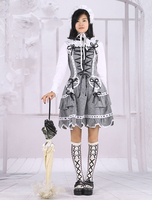 Schönes Lolita Kleid mit Trägern und weißen Spitzen