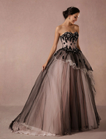 Schwarze Hochzeitskleid Tüll Kapelle Zug Brautkleid trägerlos Sweetheart a-line Luxus Prinzessin Pageant Spitzenkleid