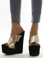 Schwarze Keilsandalen für Frauen Wunderschöne Nieten PU-Leder Slip-On Open Toe Wedge Heel Summer Heeled Slipper