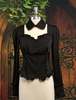 Schwarze Satin Lolita Bluse mit langen Ärmeln Rüschen Lace Up Sexy Bluse