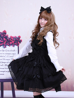 Schwarzes Lolita Kleid mit Trägern und Schleifen