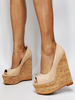 Sexy High Heels Fleisch Farbe Patent PU PU Leder Peep Toe Wedge Heel Sexy Schuhe
