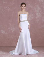 Sommer Brautkleider 2020 Meerjungfrau Satin trägerlosen weißen Brautkleid zurück Design Gericht Zug Brautkleid mit abnehmbaren Perlen Schärpe