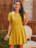 Sommerkleid Jewel Neck Plissee Übergroßes Gelbes knielanges Strandkleid