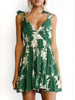 Sommerkleider kurz Damenmode Grün Polyester Kleider V-Ausschnitt ärmellos mit Print Sommerkleid und Rüschen und rückenfreiem Design