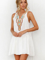 Sommerkleider Weiß Damenmode V-Ausschnitt gemischten Baumwollen ärmellos Kleider im Boho-Style Sommerkleid mit Print und Knöpfen