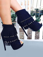 Stiefeletten aus im schicken & modischen Style für Straßen-Style in Schwarz