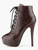 Stiefeletten mit Schnüren und Stilettos