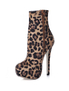Stiefeletten mit Spike Heels und Leopardkorn-Optik