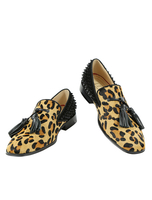 Stilvolle Loafer aus Pferdehaar mit Leopard-Korn Optik und Nieten