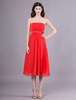 Stretch Satin und Chiffon A-Linie-Brautjungfernkleid für Schwangere mit trägerlosem Design in Rot; wadenlang